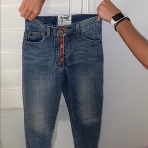 REVICE JEANS